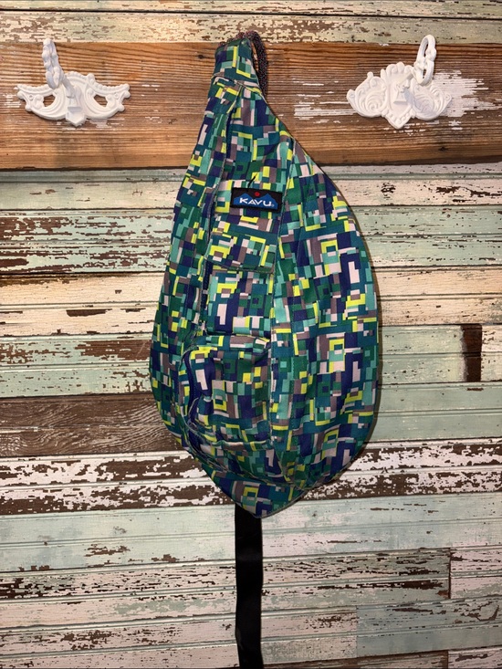 Kavu Handbags - Kavu Patchwork Geo Sling in Navy, Green & Lime